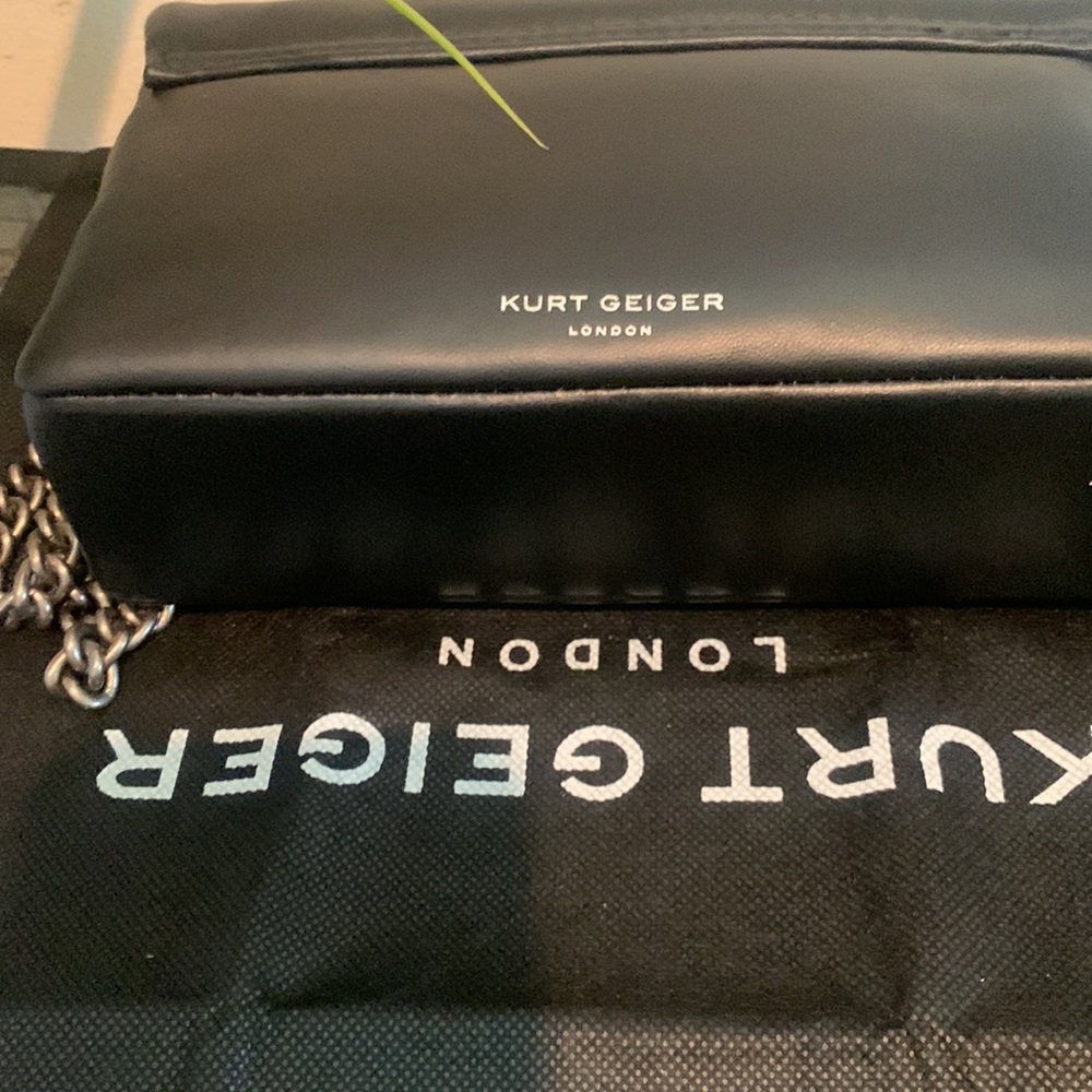 - Kurt Geiger London Mini Kew Leather Shoulder Bag
KURT GEIGER LONDON - Picture 9 of 12